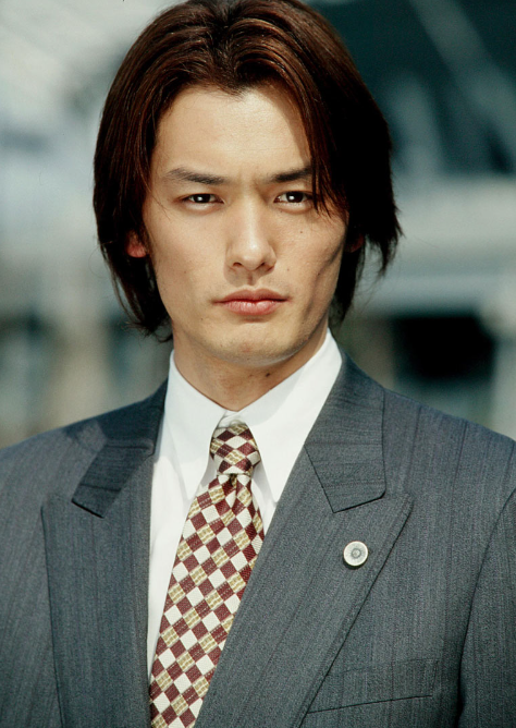 仮面ライダーゾルダを演じた純烈 小田井涼平の画像